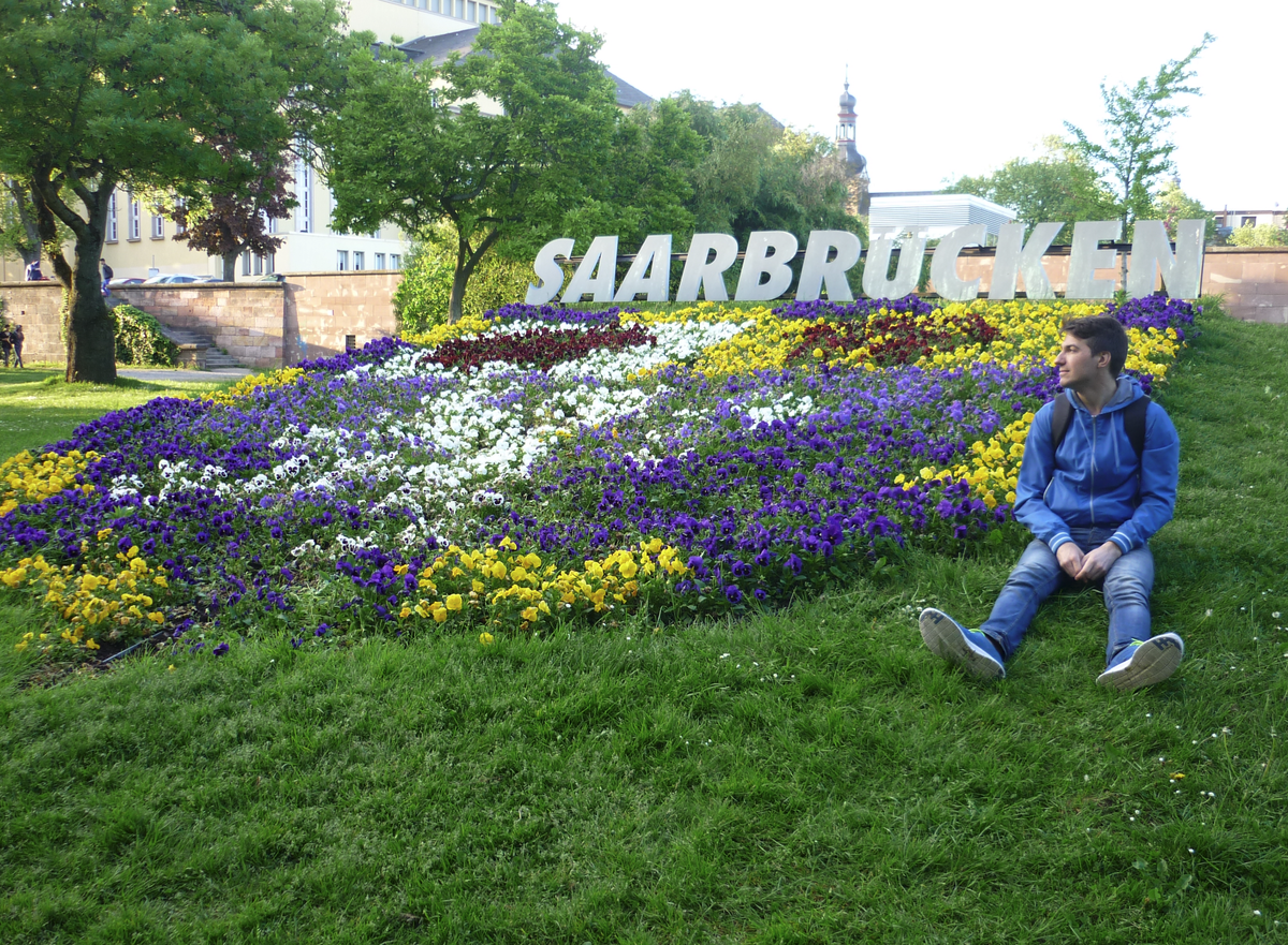 Саарбрюкен, столица самой маленькой немецкой земли Саарланд. находится на границе с Францией, куда мы часто ездили на велосипедах попить французский кофе!