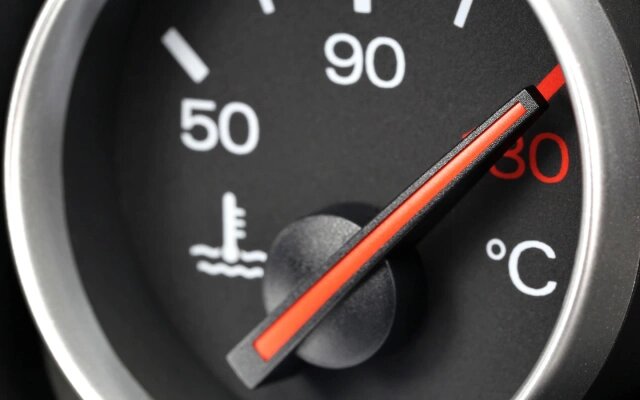 Почему закипает мотор: главные причины перегрева двигателя и как избежать катастрофы