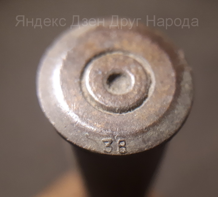 Советская латунная гильза луганского патронного завода, 1938 г. Фото автора