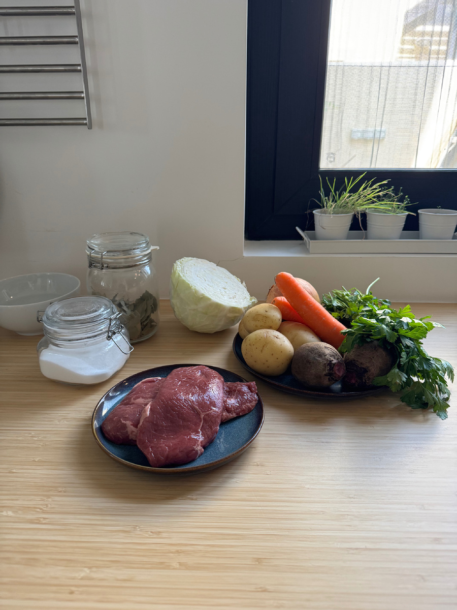 Ингредиенты для томленого борща 