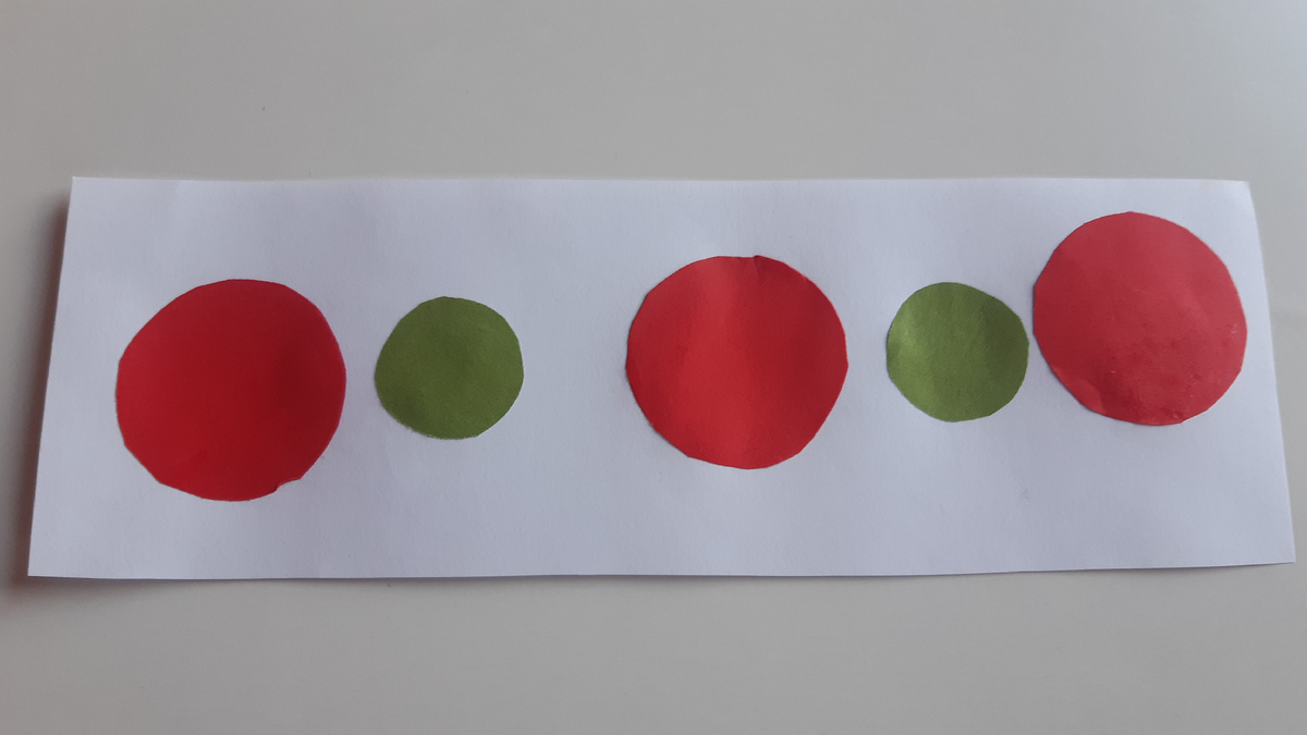 "Мячики катятся по дорожке". Тёма, 3 года.