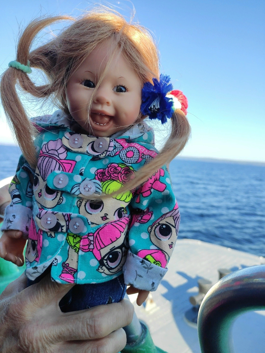 И совсем не страшно, а ты боялась! Я действительно боялась, первый раз плыву на катере да и еще так далеко и долго.