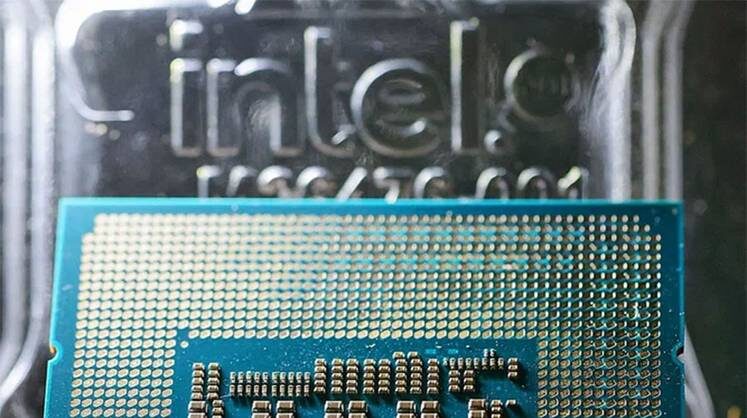    EPA/HANNIBAL HANSCHKE ILLUSTRATION Nvidia вытащит Intel
