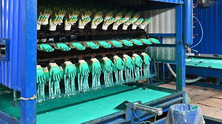    предоставлено компанией «ЛидерТекс» Пять тысяч станков компании «ЛидерТекс» ежемесячно выпускают более 20 млн пар х/б перчаток с разным покрытием