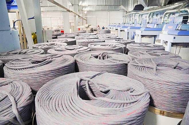    предоставлено компанией «ЛидерТекс»: У регенерированной нити компании «ЛидерТекс» есть множество вариантов использования, начиная с производства одежды, средств индивидуальной защиты и заканчивая обивкой мебели