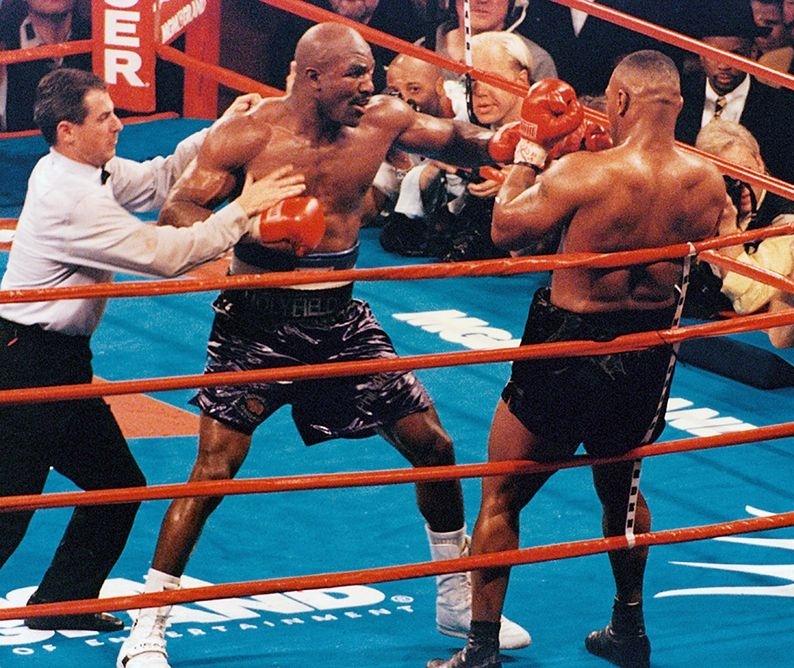 "Слышал легенду, будто когда-то, в боксе лишь место имели гиганты..😉"