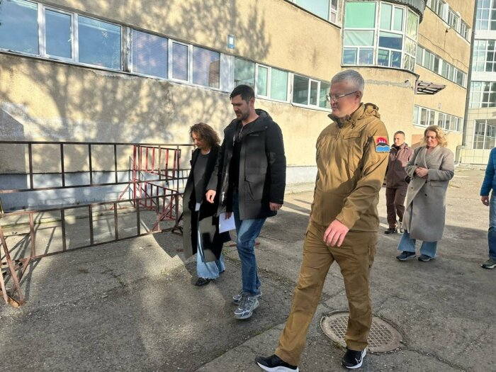  Владимир Солодов сразу после выборов получил "вторую порцию" поврежденных землетрясениями зданий и сооружений / фото: пресс-служба губернатора и правительства Камчатки