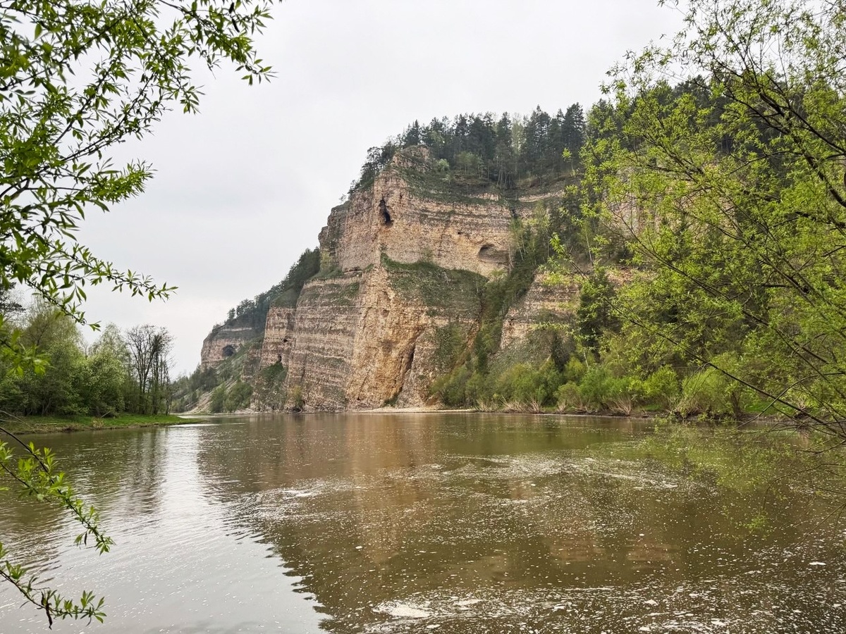Скала Сабакай на реке Юрюзань