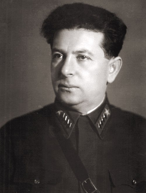 Лев Захарович Мехлис (1 (13) января 1889, Одесса — 13 февраля 1953, Москва) — советский государственный и военно-политический деятель, генерал-полковник (29 июля 1944)