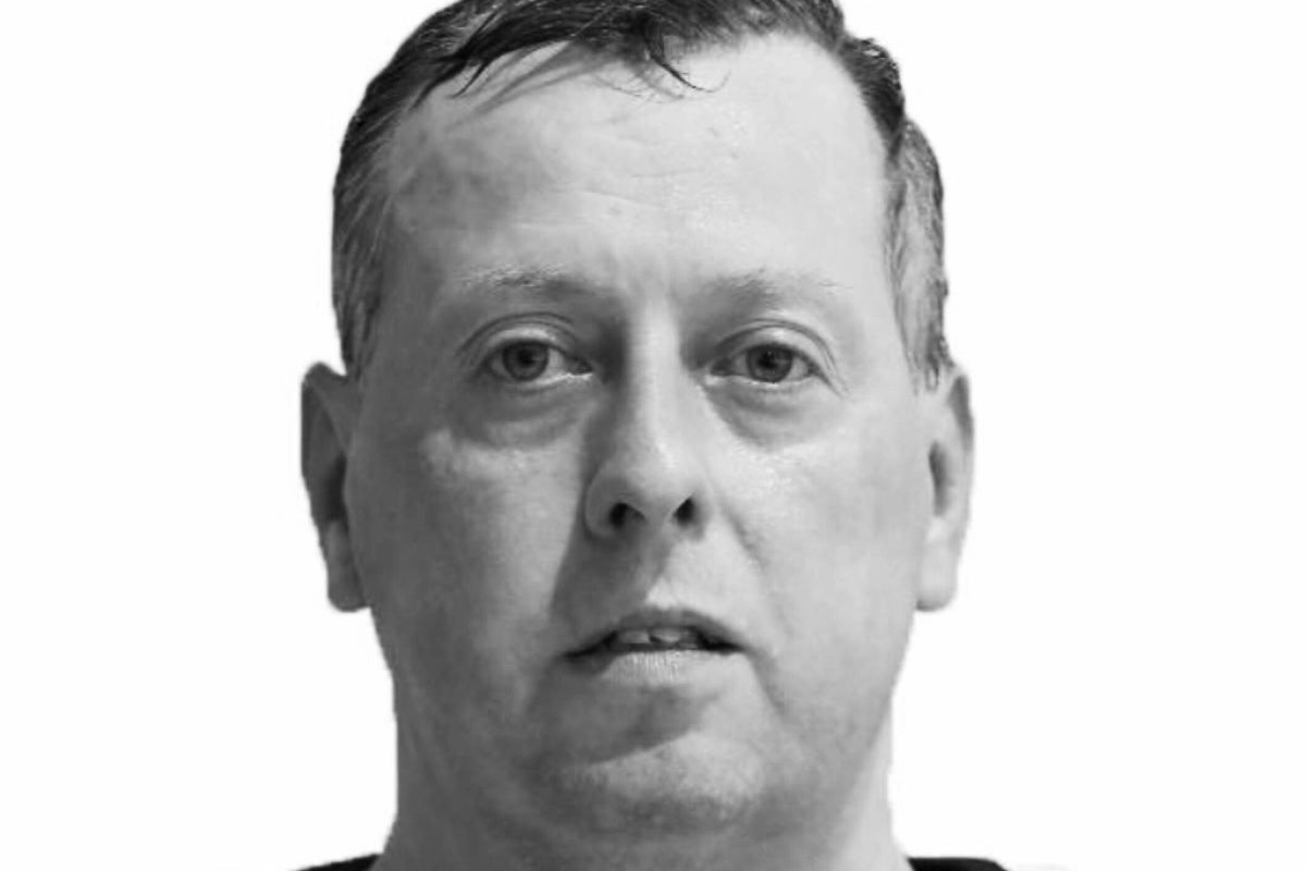     Скоропостижно скончался во время матча в Москве хоккеист команды «Люблино» Василий Карташов