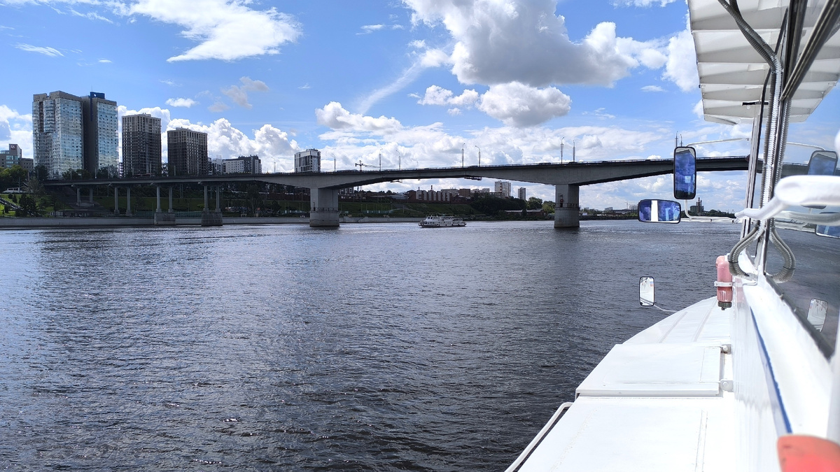 Прогулка на теплоходе. Фото автора