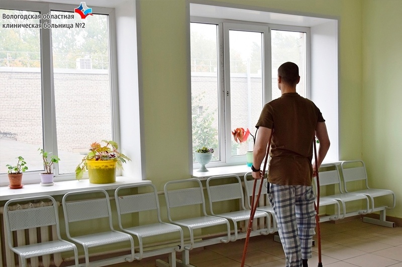    Операцию 46-летнему Дмитрию провели травматологи облбольницы № 2 Дмитрий Калинин и Сергей Алипов