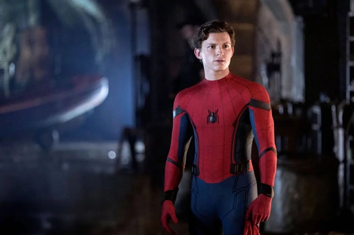    Тома Холланда срочно госпитализировали со съемок «Человека паука»