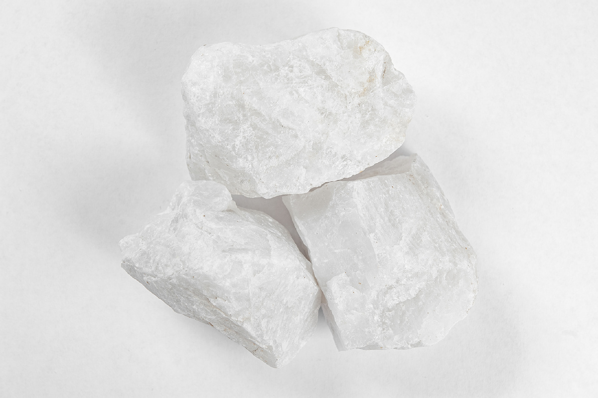 Кварц молочно-белый цвет