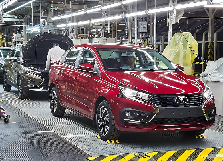 Выпуск модели российской марки налажен на мощностях расположенного в Северной столице завода, который ранее принадлежал японской компании Nissan.