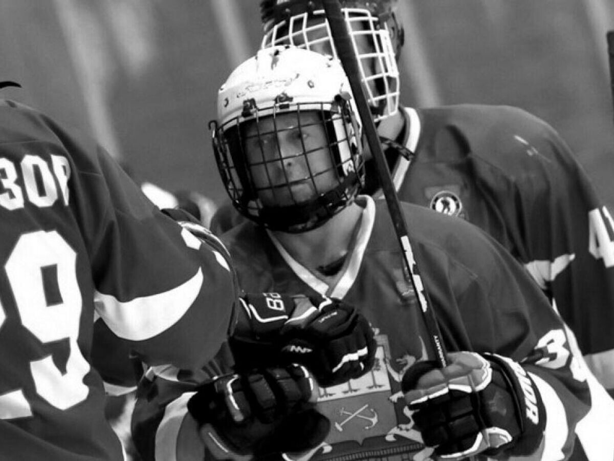    Защитник клуба Ночной хоккейной лиги "Люблино" Василий Карташов© Фото : Сайт Ночной хоккейной лиги