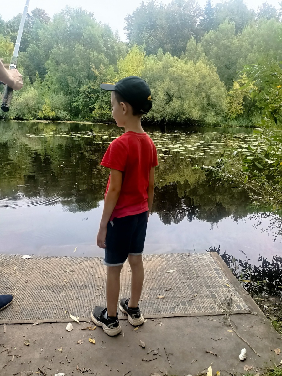 На рыбалке.