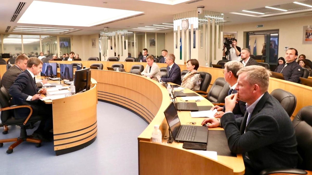    В Думе Сургута началась работа осенне-зимней сессии