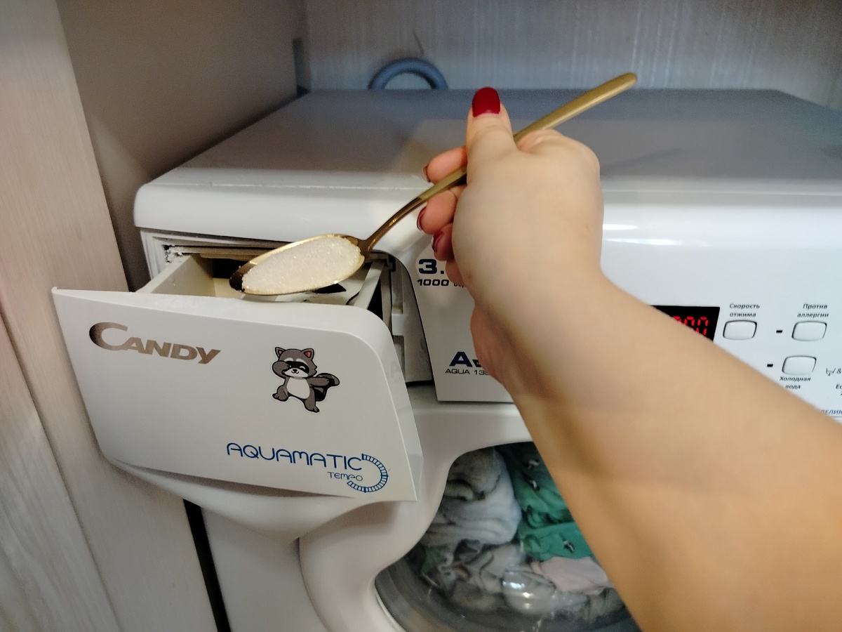    Ушлые хозяйки придумали добавлять соль при стирке: одежда больше не желтеет - чистая до скрипа