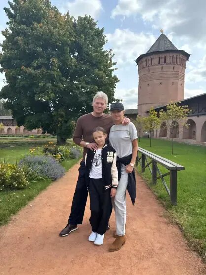    Татьяна Навка с семьей. Фото: Сплетник