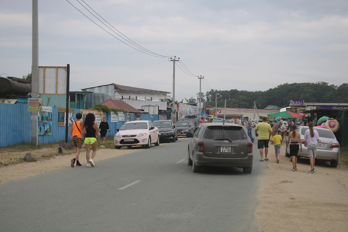 Начало главной улицы в Андреевке.