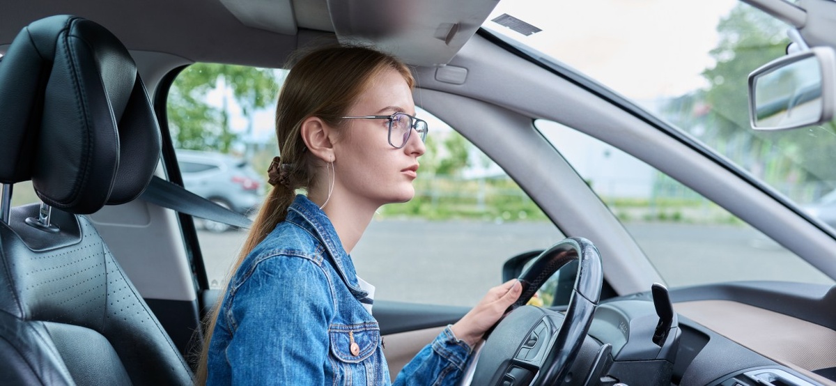 Каким должно быть зрение для водительского удостоверения? Когда нужны очки для вождения? Как проходит проверка зрения для прав?