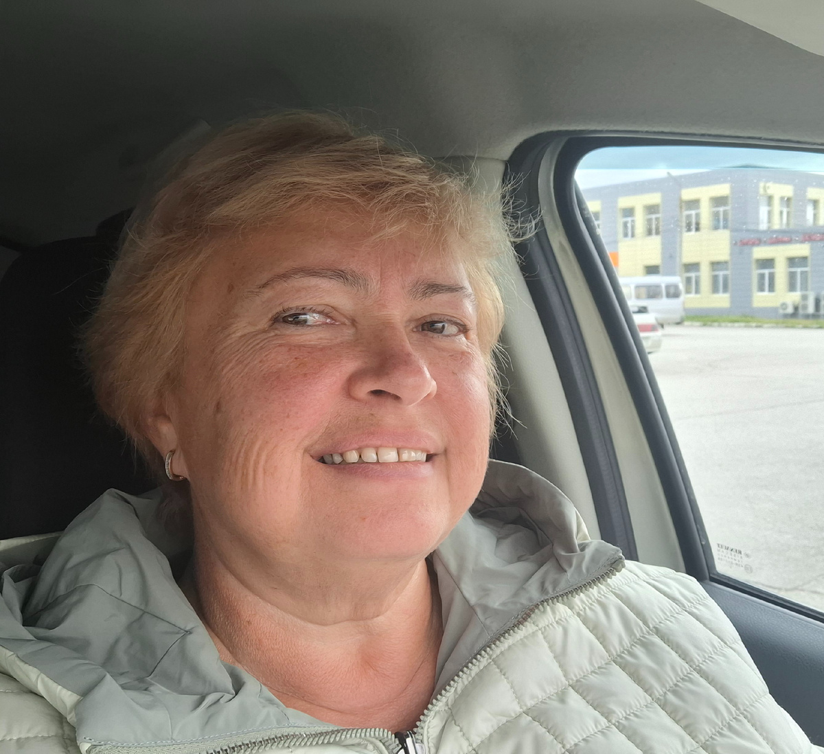 Зато можно улыбаться широко!