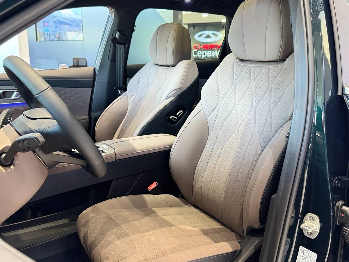 Вентиляция и подогрев доступны в передних сиденьях.