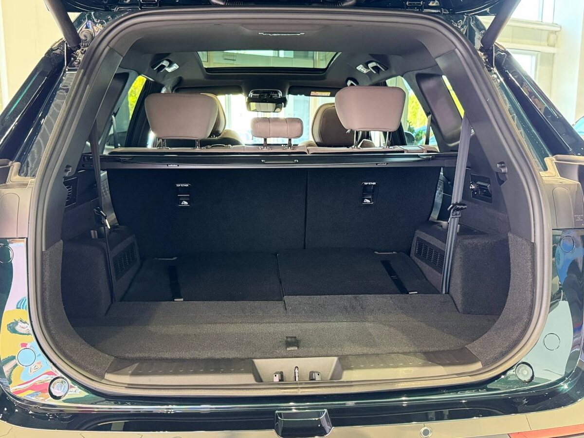 Объем багажника (7 / 2 места) 193 / 1930 л. Листайте! 