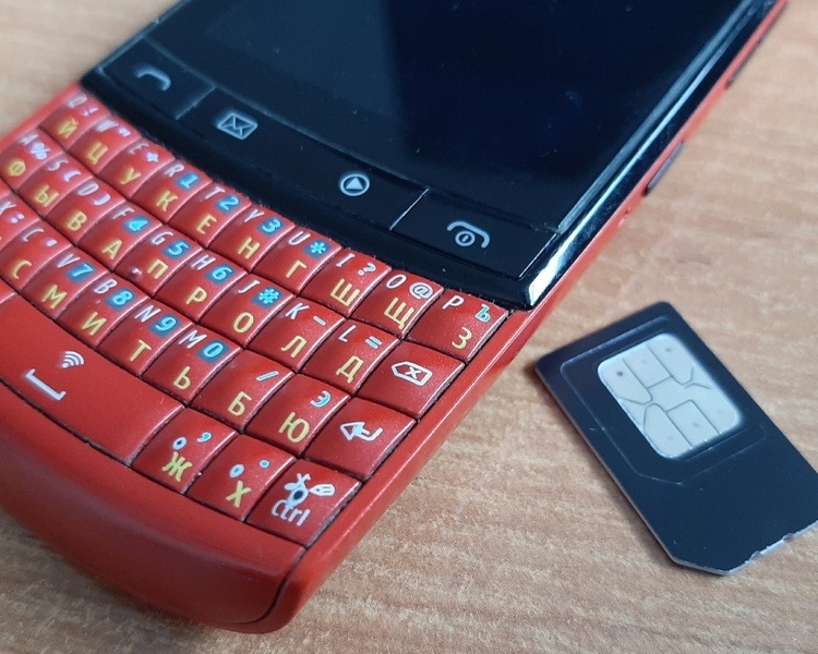     Памятка для иностранцев: в России с 1 января действуют новые правила покупки сим-карт