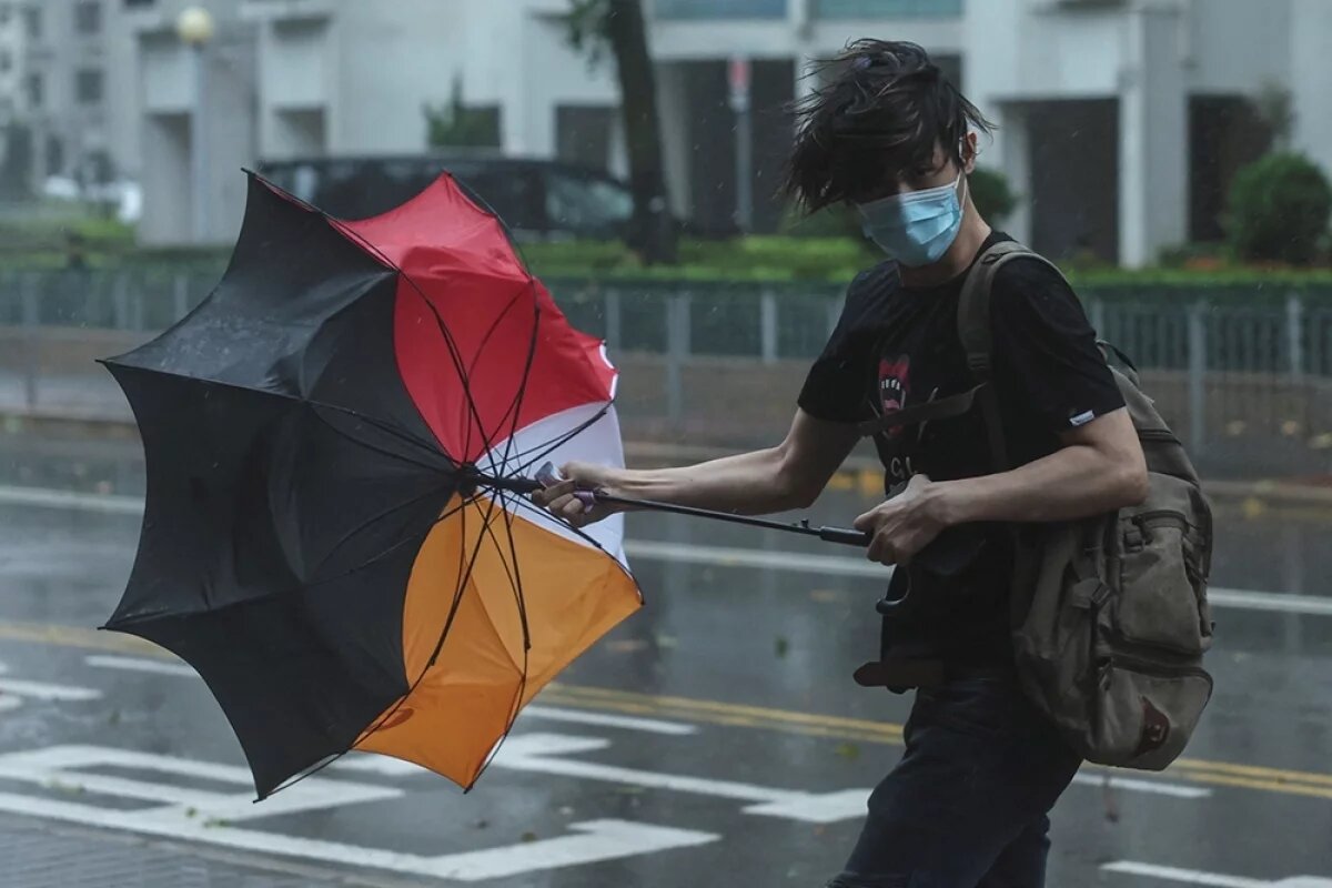    Таврический: движущийся на КНР супертайфун «Рагаса» может дойти до РФ