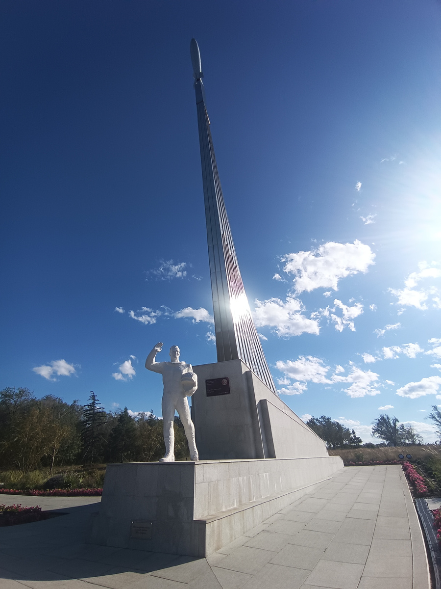 С погодой в поездке  нам повезло, день был солнечный, яркий. 