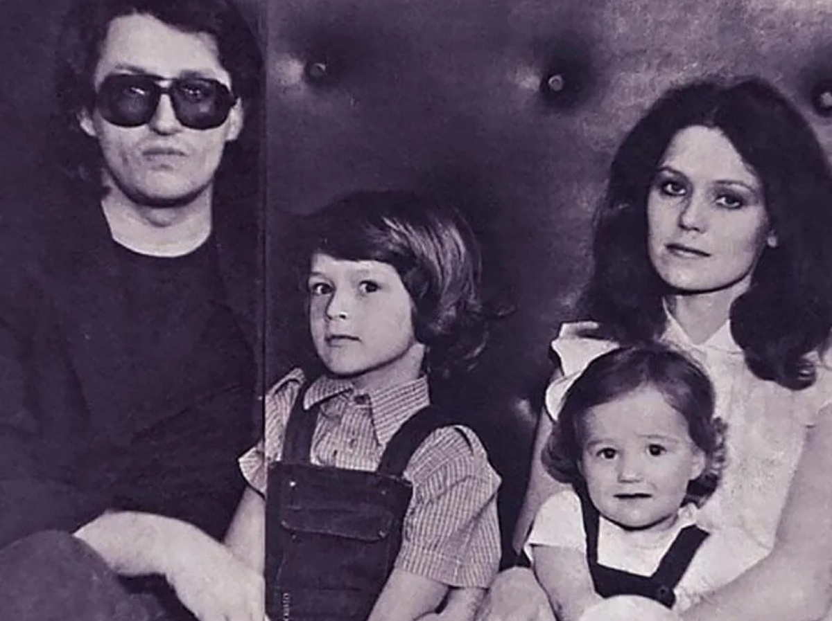 Александр Градский с Ольгой и детьми (сын Даниил и дочь Мария)