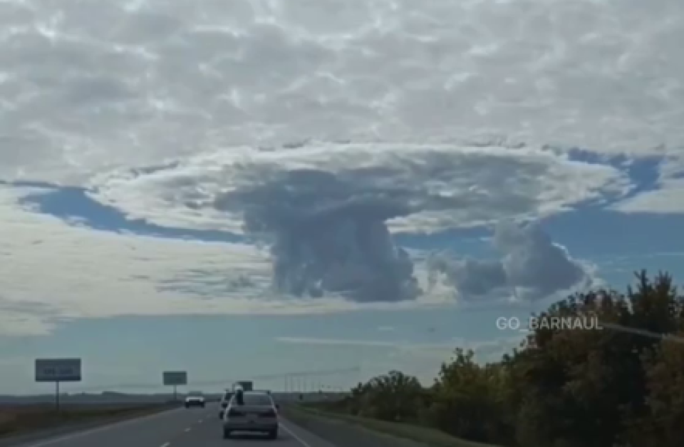    Необычное облако в Алтайском крае. Источник: Go_Barnaul