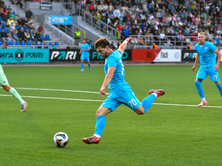     Фото: Роман Хатимов, пресс-служба ФК "Челябинск"