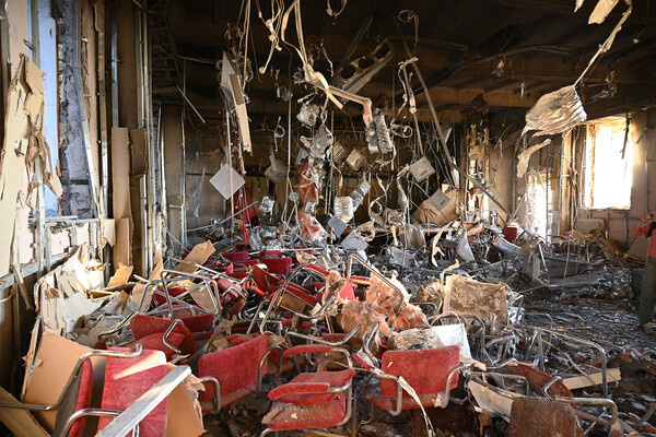 Актовый зал школы в Форосе, разрушенный в результате атаки дронов, 22 сентября 2025 года / Константин Михальчевский/РИА Новости 