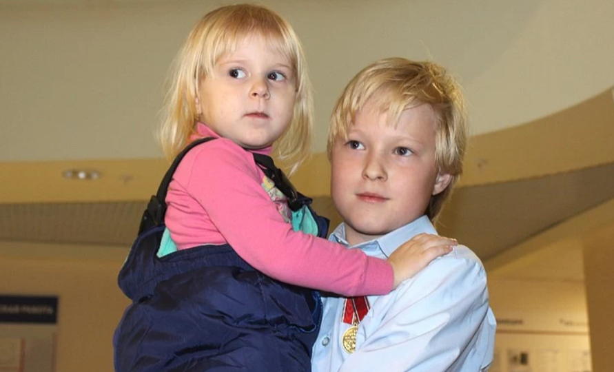 В Нижнем Тагиле Кирилл Власов спас 2-летнюю сестрёнку из пожара