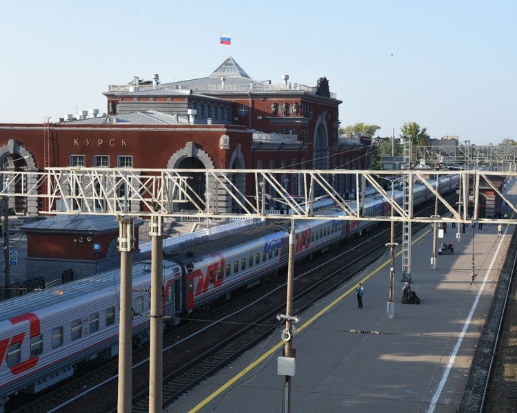     Губернатор Курской области поручил заменить старые электрички из Железногорска