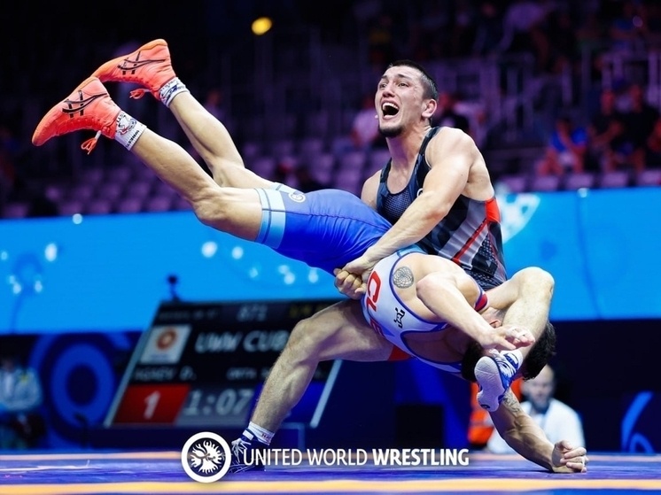     Фото: UNITED WORLD WRESTLING