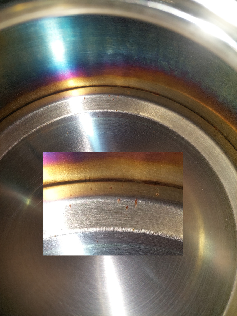 Точки и подтеки ржавчины