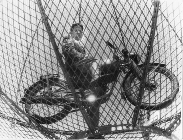 Петр Маяцкий, "Шар смелости", фото отсюда: hideip.pw, https://kulturologia.ru/