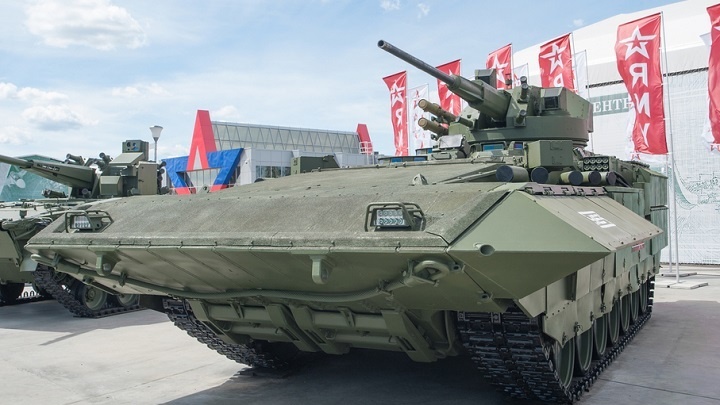    "АРМАТА" ДО ФРОНТА ВСЁ НИКАК НЕ ДОЕДЕТ. БМП Т-15 "АРМАТА". ФОТО: ANDREY 69 / SHUTTERSTOCK.COM