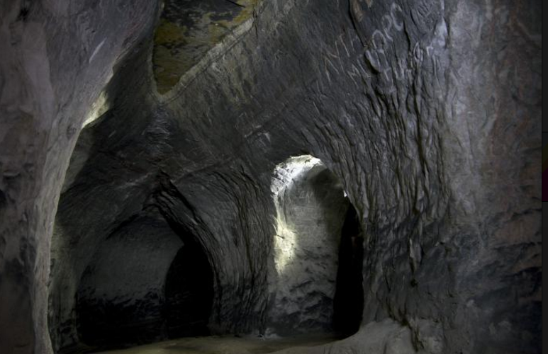 Источник: https://peterburg.center/maps/korpovskie-peshchery.html