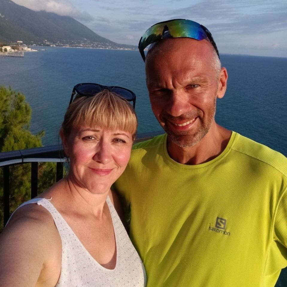 Мы с женой на Смотровой площадке перед Гагрой, есть статья про этот экстрим. 