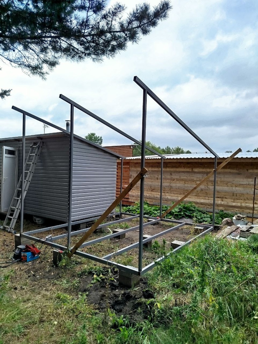 Ворота и перекладины установлены на место