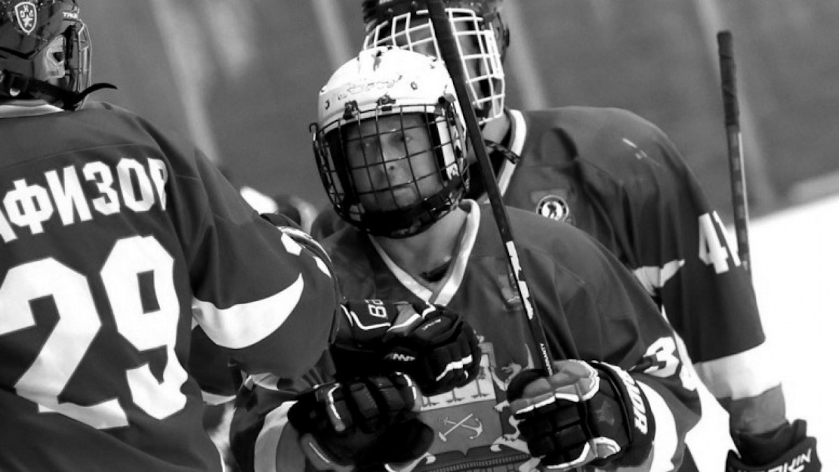    Василий Карташов умер во время хоккейного матча. Фото: пресс-служба Ночной Хоккейной Лиги