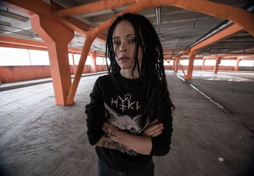 Псевдоним Дарии Ставрович "Нуки" в переводе с японского языка означает "Даша"