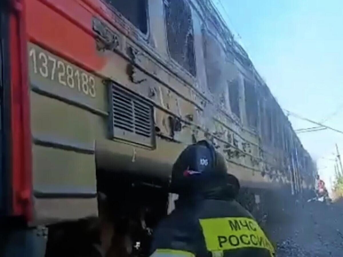    Пожар в электропоезде Краснодар-Староминская© МЧС РФ