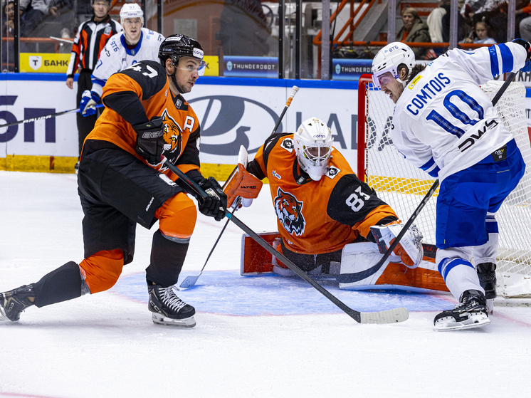     Давили – не додавили: «Амур» дома уступил московскому «Динамо», но сражался до конца. Фото: ХК "Амур"