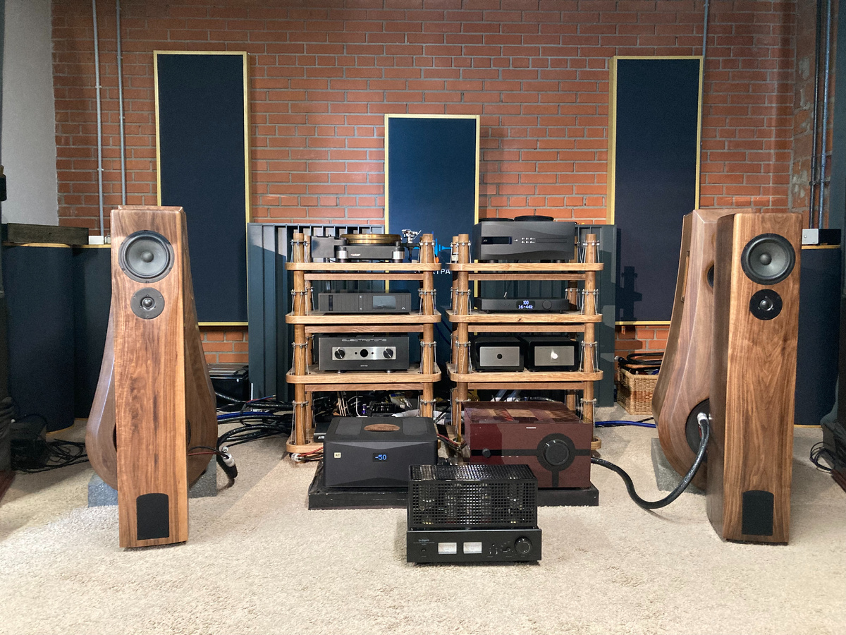 Зал прослушивания аудио-салона "Электра"